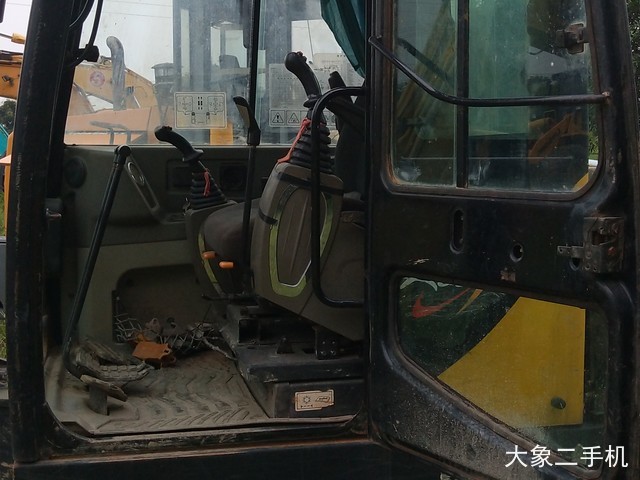 现代 R60-7 挖掘机