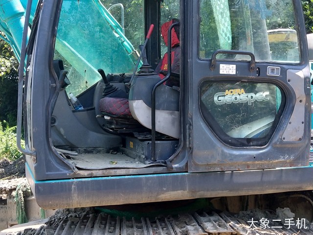 神钢 SK260LC-8 挖掘机