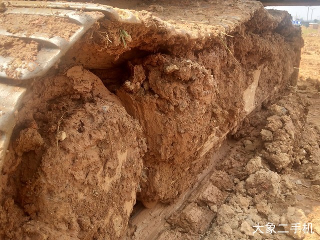 神钢 SK270D 挖掘机