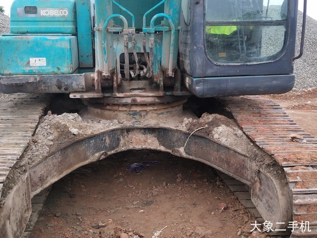 神钢 SK260LC-8 挖掘机