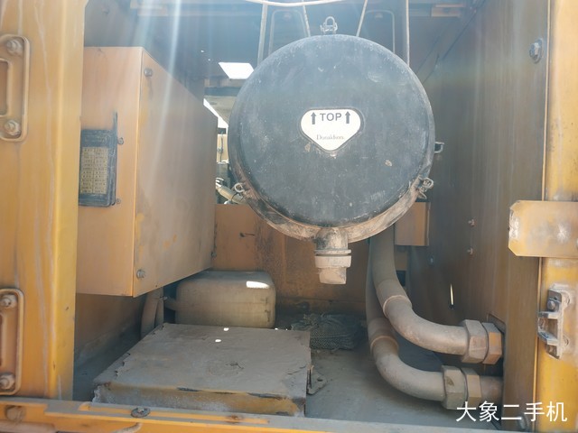 徐工 XE215C 挖掘机