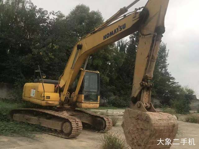 小松 PC200-8 挖掘机