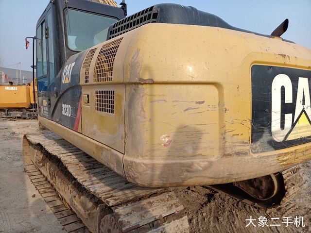 卡特彼勒 323D2L 挖掘机