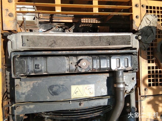 现代 R265LC-7 挖掘机