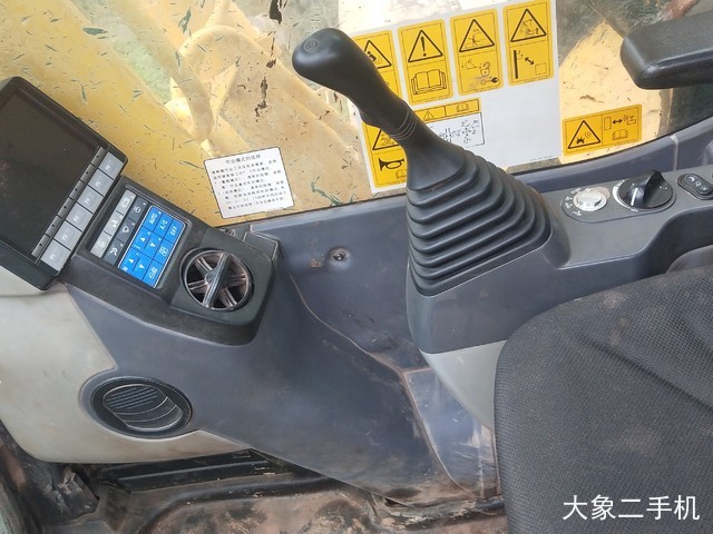 小松 PC240LC-8 挖掘机