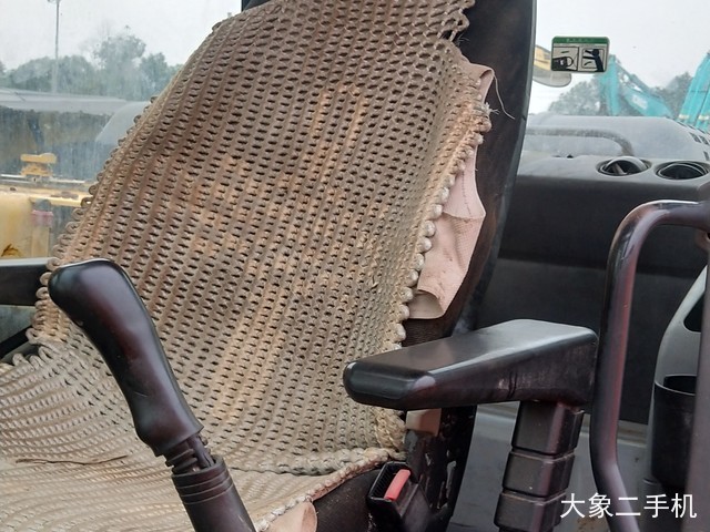 小松 PC240LC-8 挖掘机