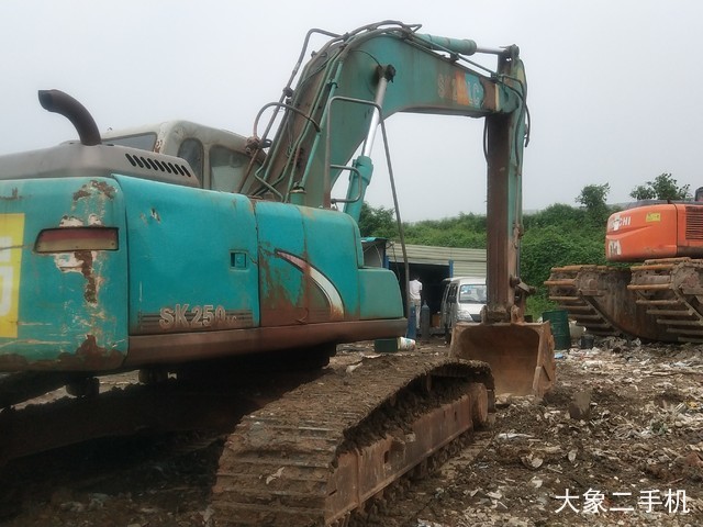 神钢 SK250-6E 挖掘机