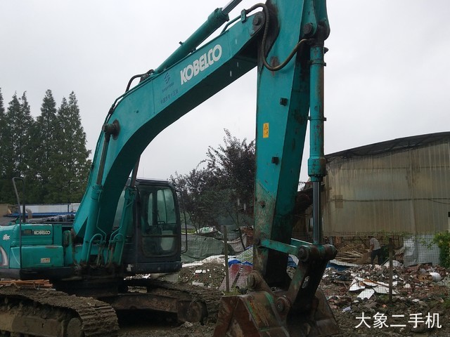 神钢 SK260LC-8 挖掘机