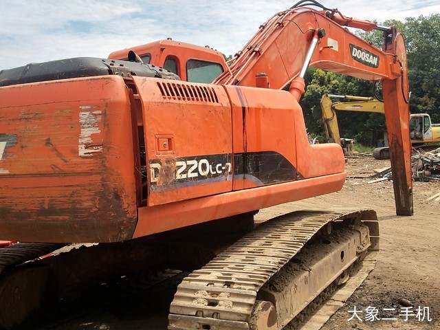 斗山 DH220-5 挖掘机