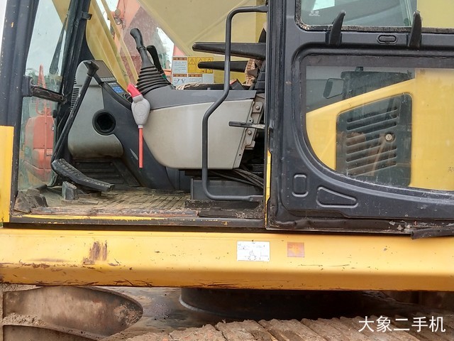 小松 PC240LC-8 挖掘机