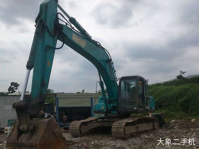 神钢 SK230-6E 挖掘机