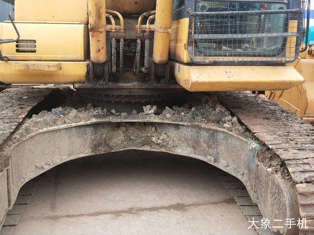 小松 PC240LC-8 挖掘机