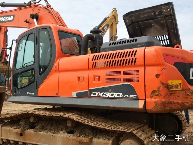 斗山 DX260LC-9C 挖掘机