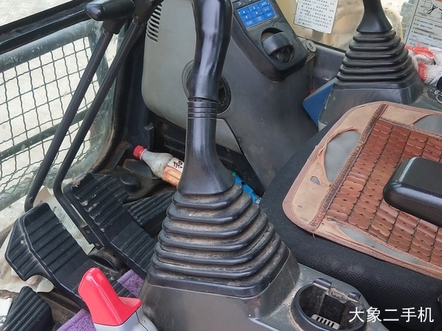 小松 PC240LC-8 挖掘机