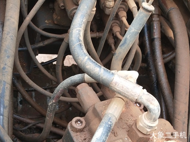 沃尔沃 EC210B 挖掘机