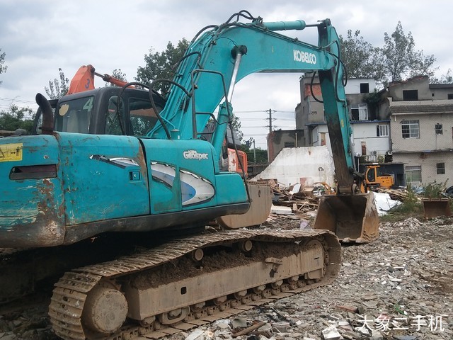 神钢 SK230-6E 挖掘机