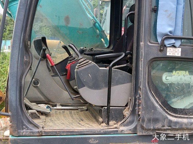 神钢 SK260LC-8 挖掘机