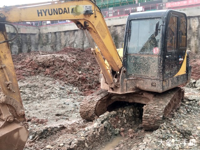 现代 R60-7 挖掘机