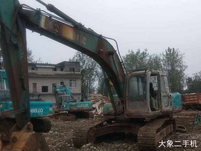 神钢 SK250-6E 挖掘机