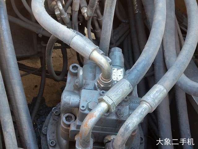 山东临工 LG6225E 挖掘机