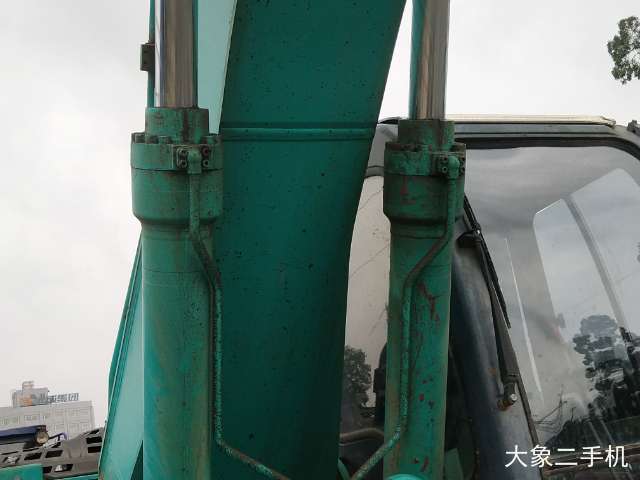 神钢 SK260LC-8 挖掘机