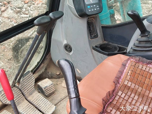 神钢 SK260LC-8 挖掘机