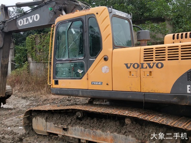 沃尔沃 EC240BLC 挖掘机