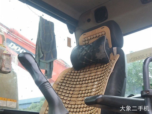 小松 PC240LC-8 挖掘机