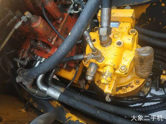 现代 R225LC-7 挖掘机