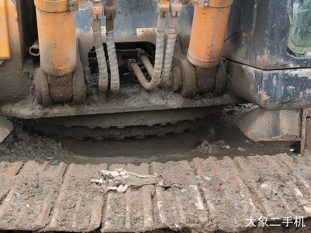 现代 R225LC-7 挖掘机