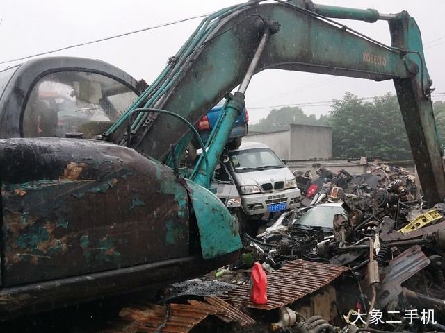 神钢 SK200-3 挖掘机