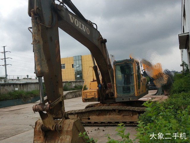 沃尔沃 EC210B 挖掘机