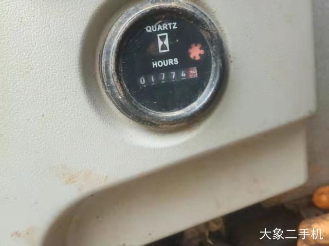 现代 R225LC-7 挖掘机