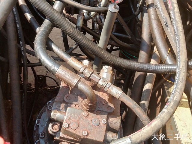 沃尔沃 EC210BLC 挖掘机