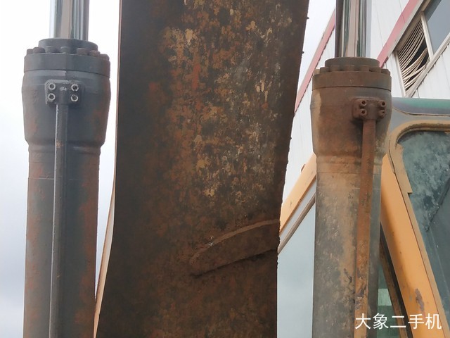 沃尔沃 EC210B 挖掘机