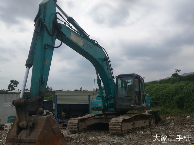 神钢 SK230-6E 挖掘机