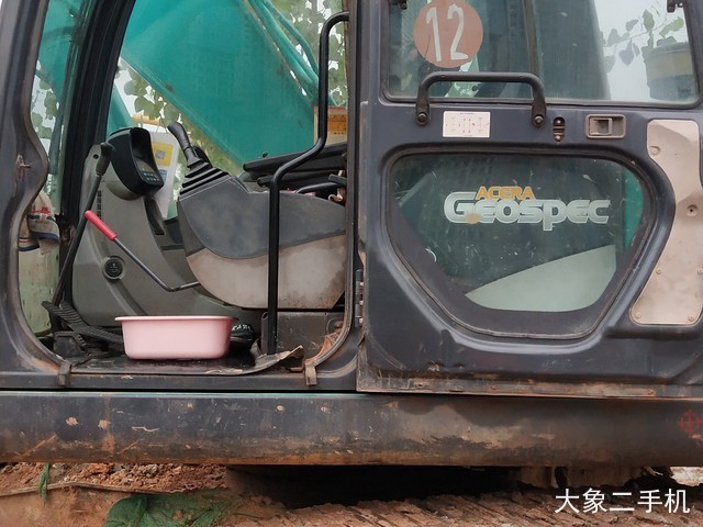 神钢 SK260LC-8 挖掘机