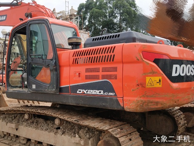 斗山 DX220LC-9C 挖掘机
