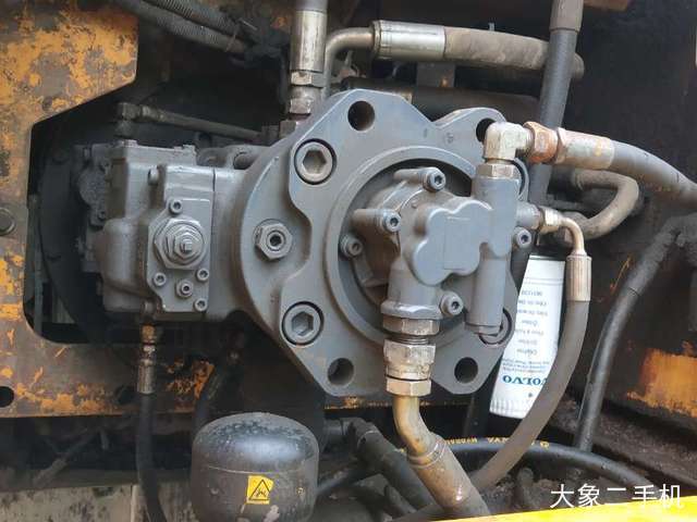 沃尔沃 EC240BLC 挖掘机