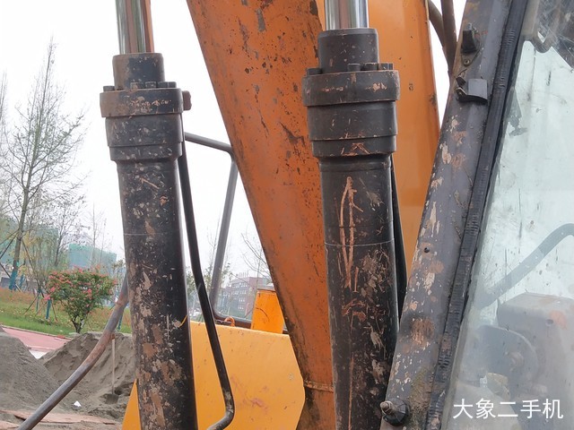 三一重工 SY135C-8 挖掘机