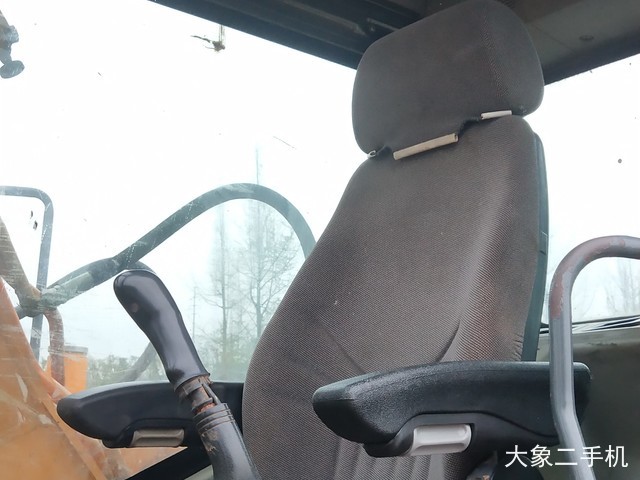 三一重工 SY135C-8 挖掘机