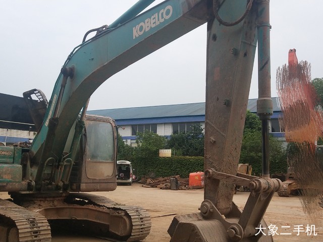 神钢 SK260LC-8 挖掘机