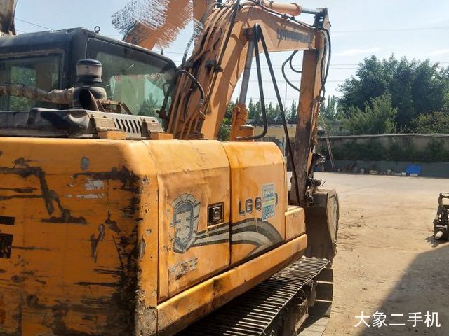 龙工 LG6150 挖掘机