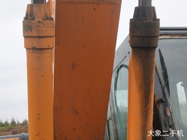 现代 R225LC-7 挖掘机