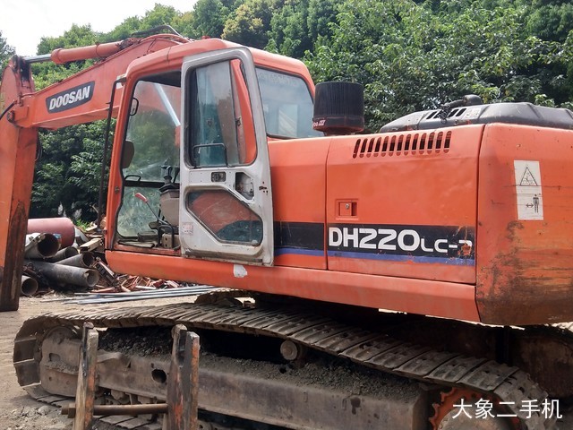 斗山 DH220-5 挖掘机