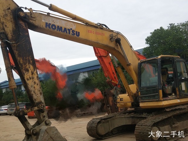 小松 PC240LC-8 挖掘机