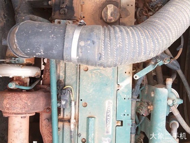 沃尔沃 EC210B 挖掘机