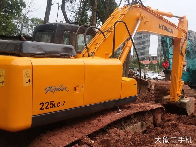 斗山 DH225LC-7 挖掘机