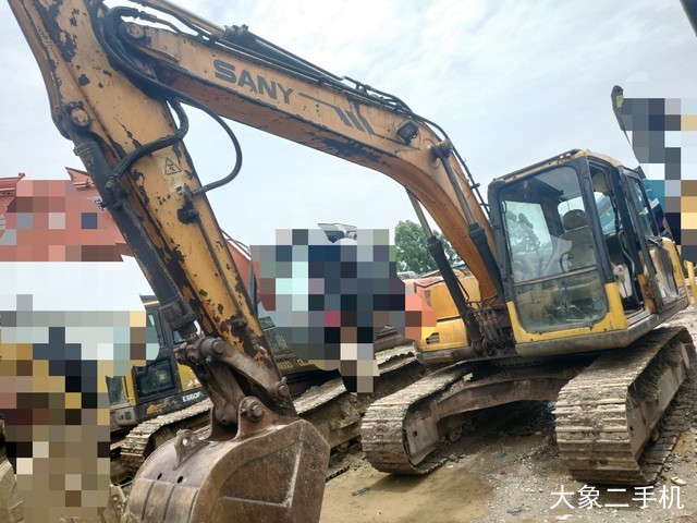 三一重工 SY235C-8 挖掘机