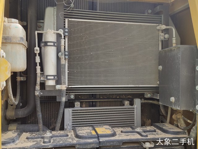 雷沃重工 FR220E 挖掘机